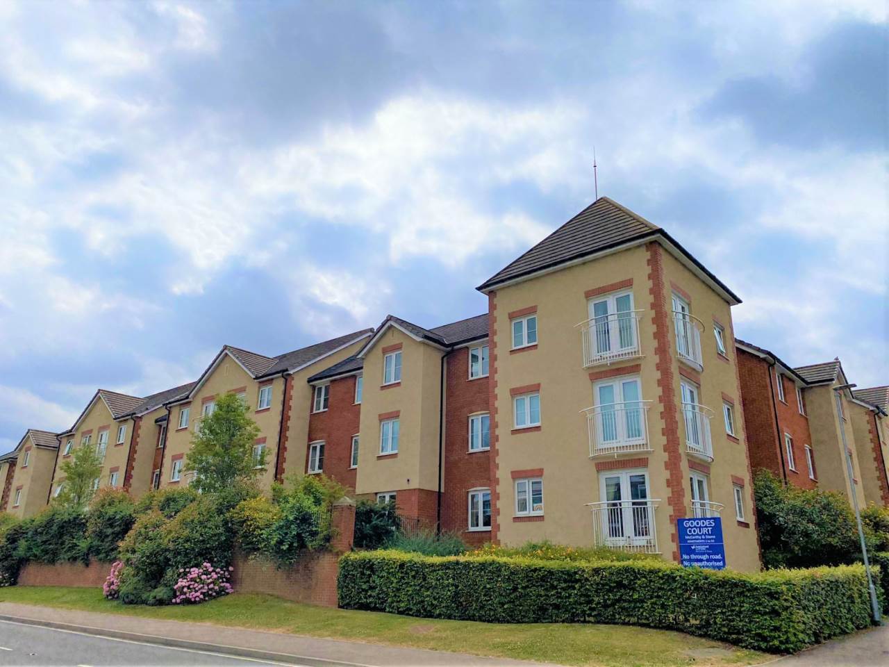 1 bed flat for sale in Goodes Court, Royston 0